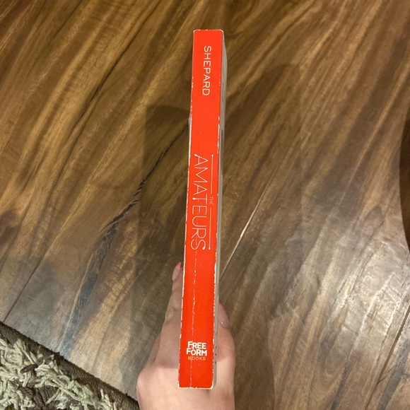 Book - The Amateurs - Picture 3 of 3